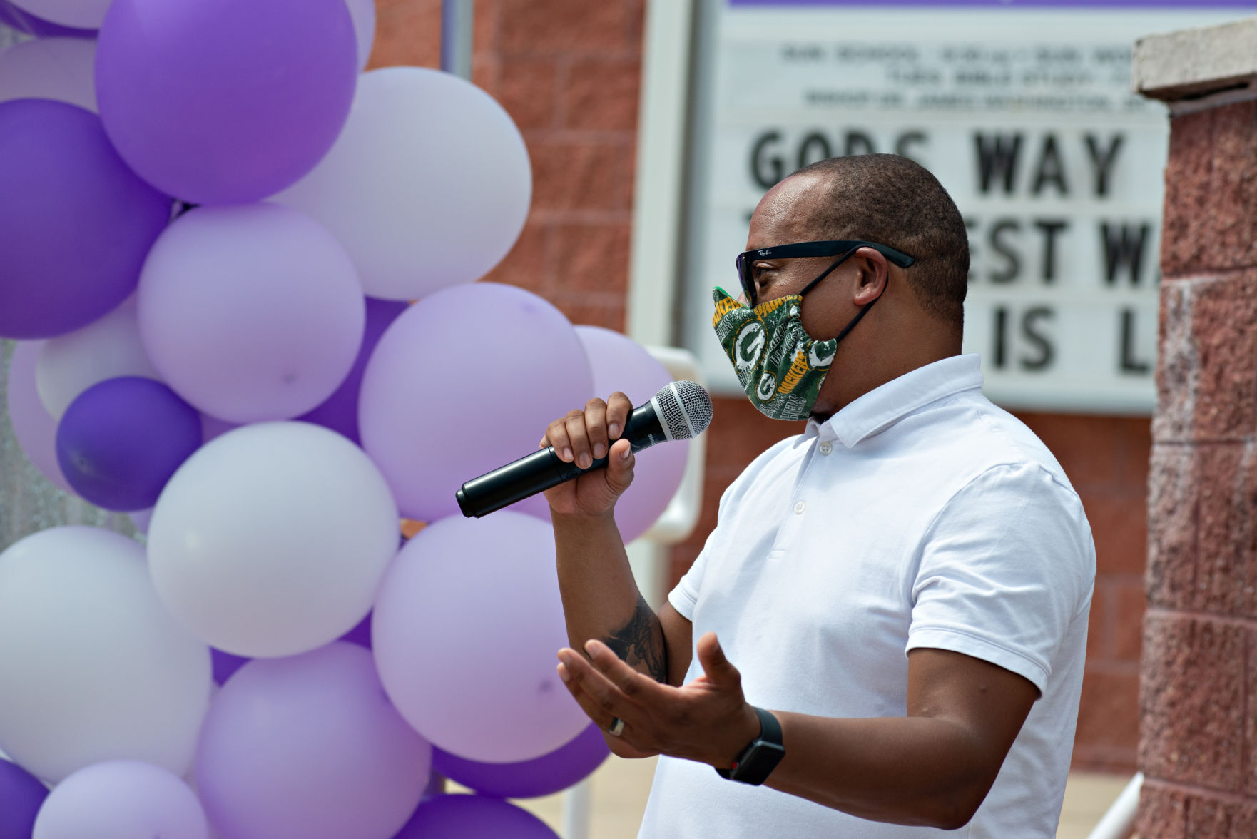 080920_nws_carparade